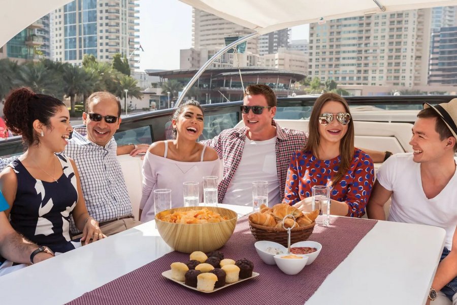 Plan a Yacht Party Without Having to Burn a Hole in Your Pocket