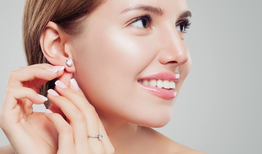 How to Choose the Perfect Earrings for Your Face Shape